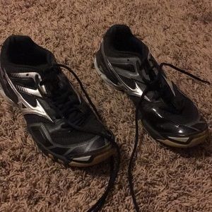 Volleyball shoes